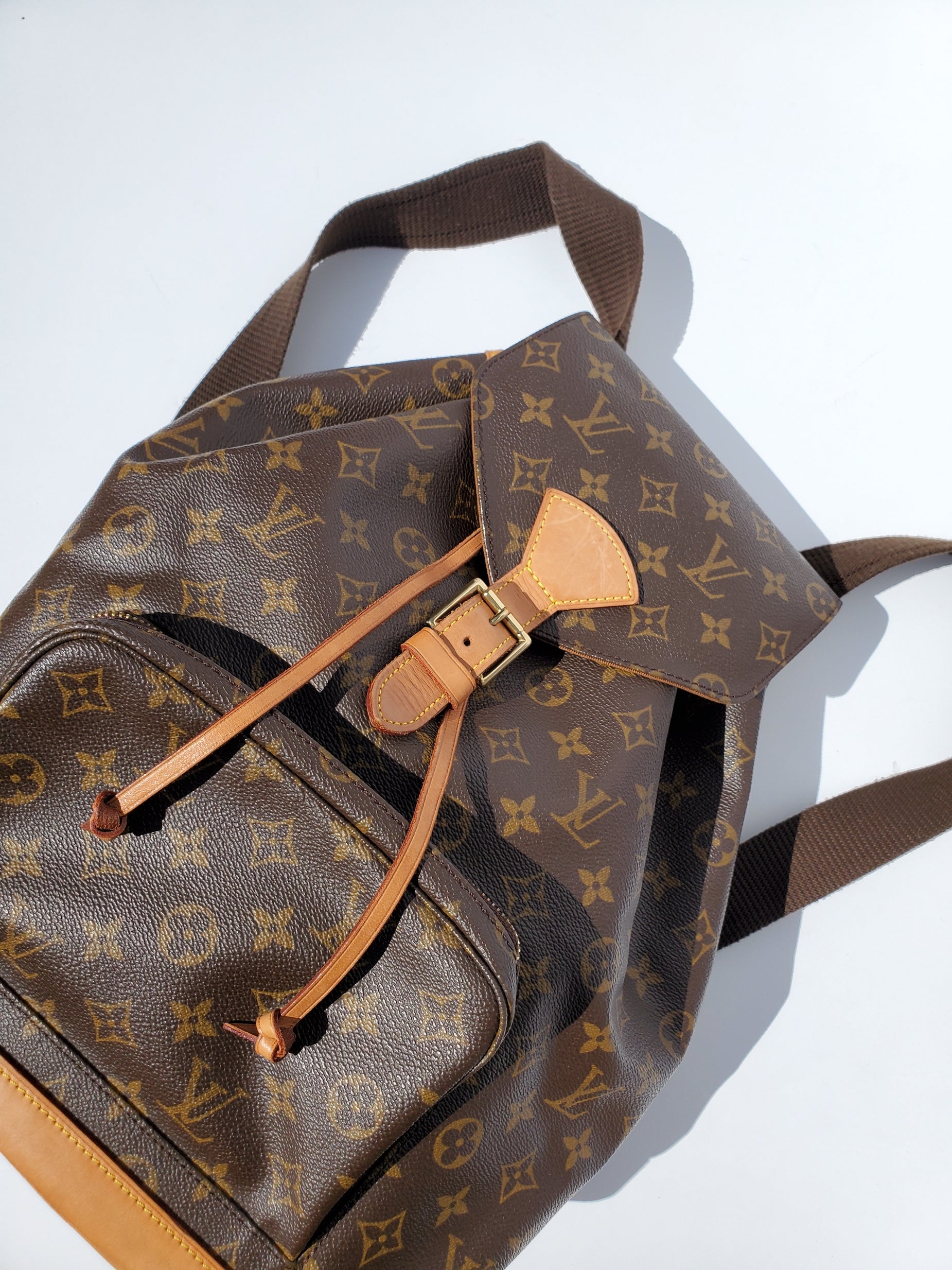 LOUIS VUITTON 1999 Montsouris Monogram Backpack LOUIS VUITTON 1999 Montsouris Monogram Backpack