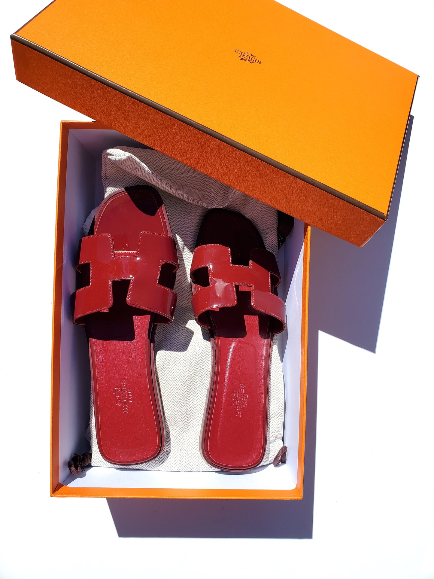 Hermes Burgundy Patent Leather Oran Slide Sandals 38.5