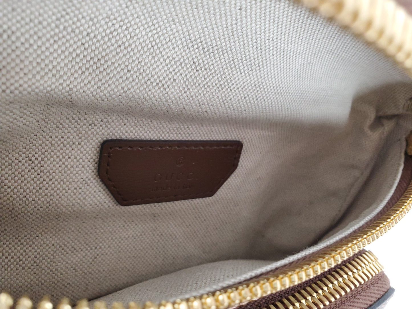 New GUCCI GG Supreme Monogram Belt Bag