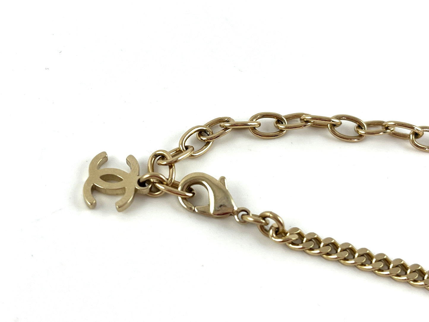 New CHANEL Pale Gold 2022 Crystal Faux Pearl Pendant Necklace
