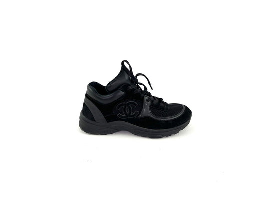 CHANEL Black 2020 Interlocking CC Logo Sneakers 39 8
