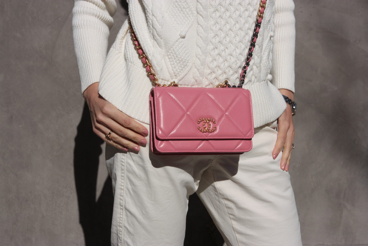 New CHANEL 19 21A Pink Wallet on the Chain WOC Bag