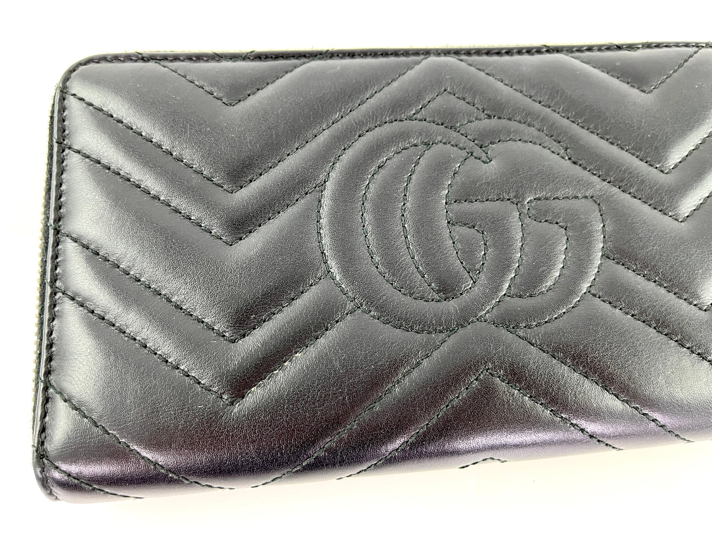 GUCCI GG Marmont Matelasse Black Quilted Zip Around Continental Wallet