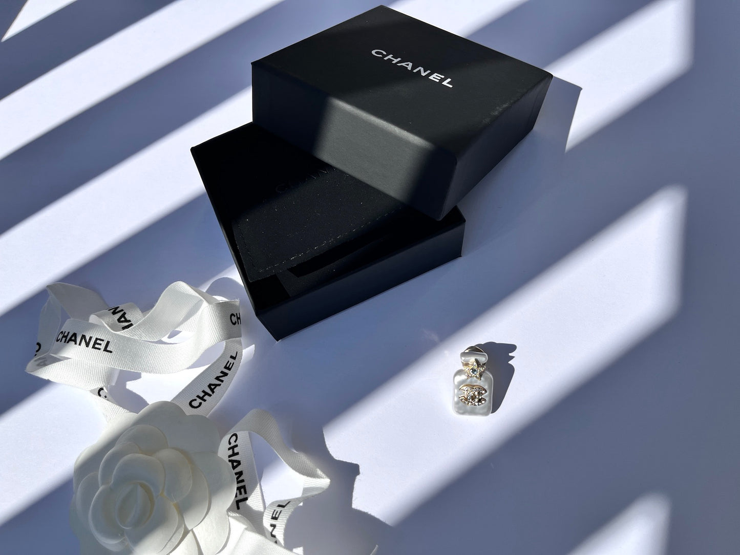 New CHANEL 2023 Perfume Bottle Crystal Pin