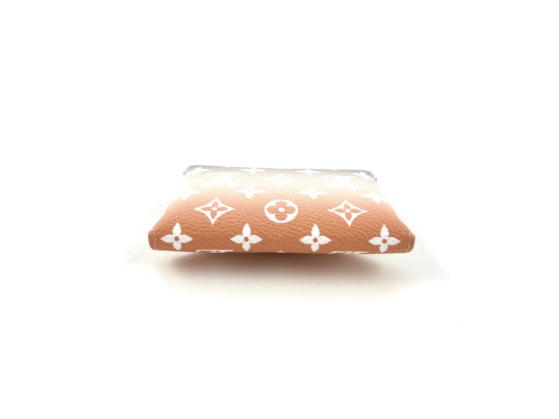 New LOUIS VUITTON By the Pool Kirigami Pouch Brume PM Card Case
