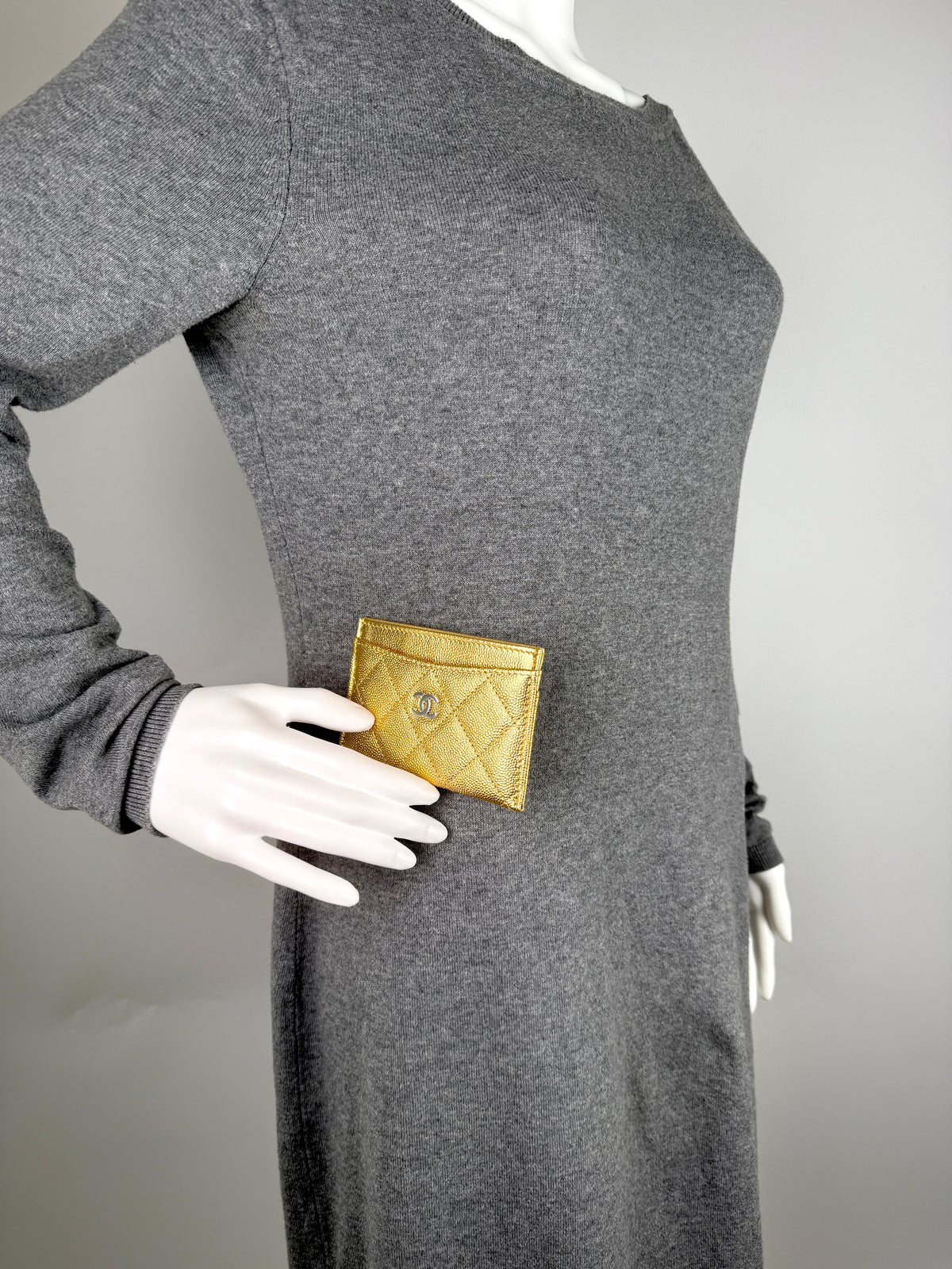 CHANEL Gold Metallic Quilted Caviar Leather 2026 Slim Card Holder Case New