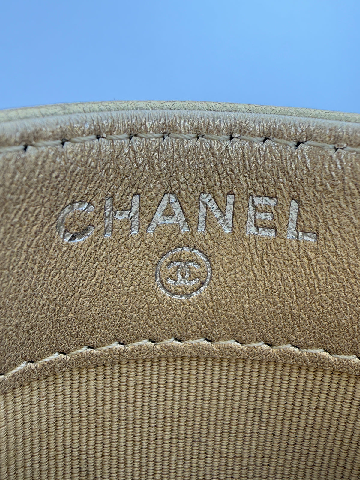 CHANEL Gold Metallic Quilted Caviar Leather 2026 Slim Card Holder Case New