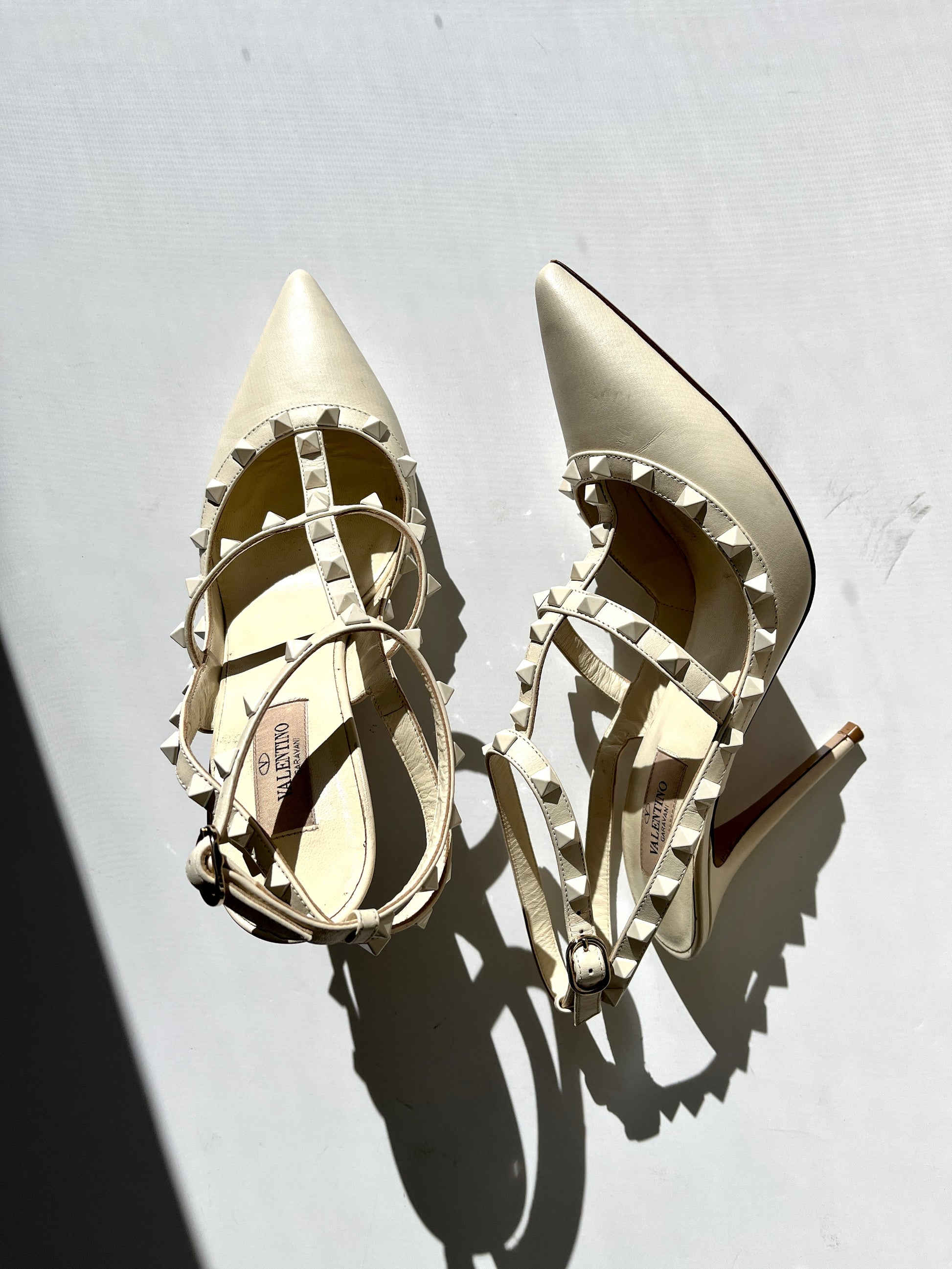 Valentino Rockstud Studded White Monochrome Leather Pumps 39.5 9