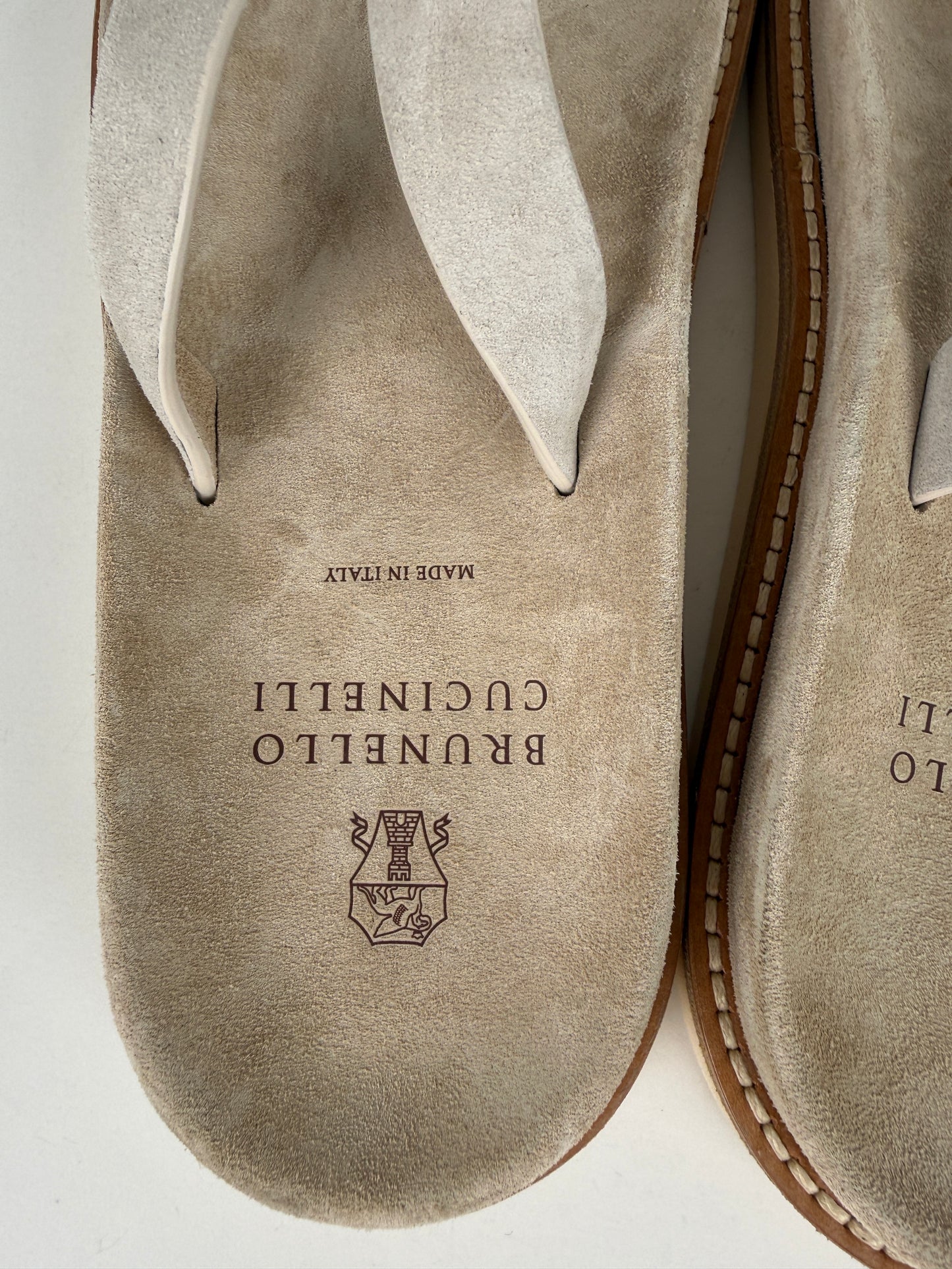 Brunello Cucinelli Mens Sand Beige Suede Leather Slipper Flip Flop Sandals 44  11 New