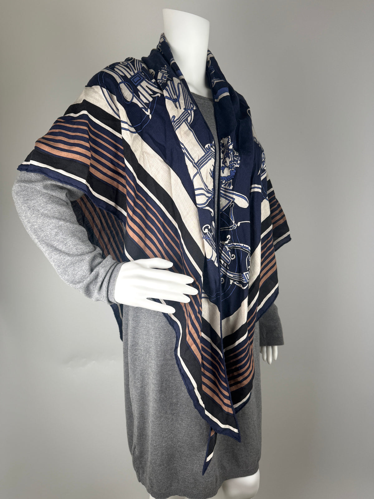 HERMES Ex Libris Giant Triangle Caban Natural Cashmere Silk Scarf New with tag