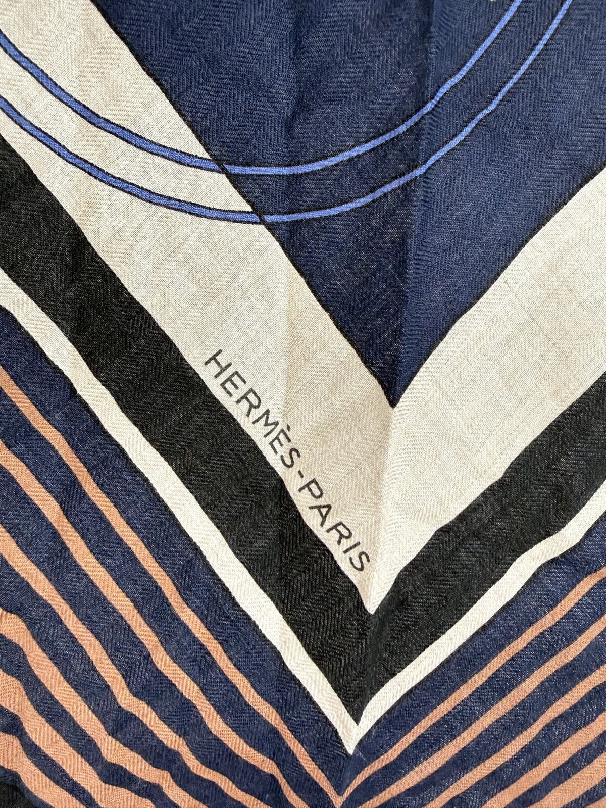 HERMES Ex Libris Giant Triangle Caban Natural Cashmere Silk Scarf New with tag