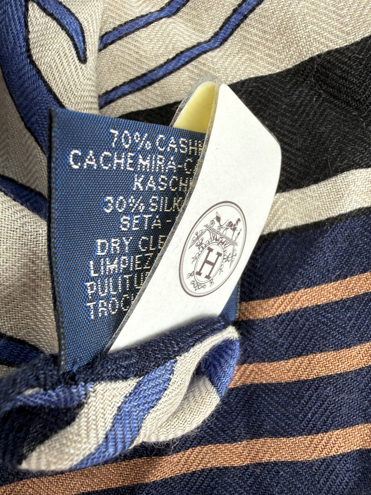 HERMES Ex Libris Giant Triangle Caban Natural Cashmere Silk Scarf New with tag
