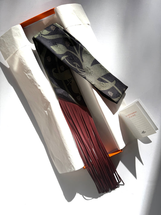 New HERMES Silk Calfskin Leather Rouge H Bouquet Final Abeille Fringed Twilly