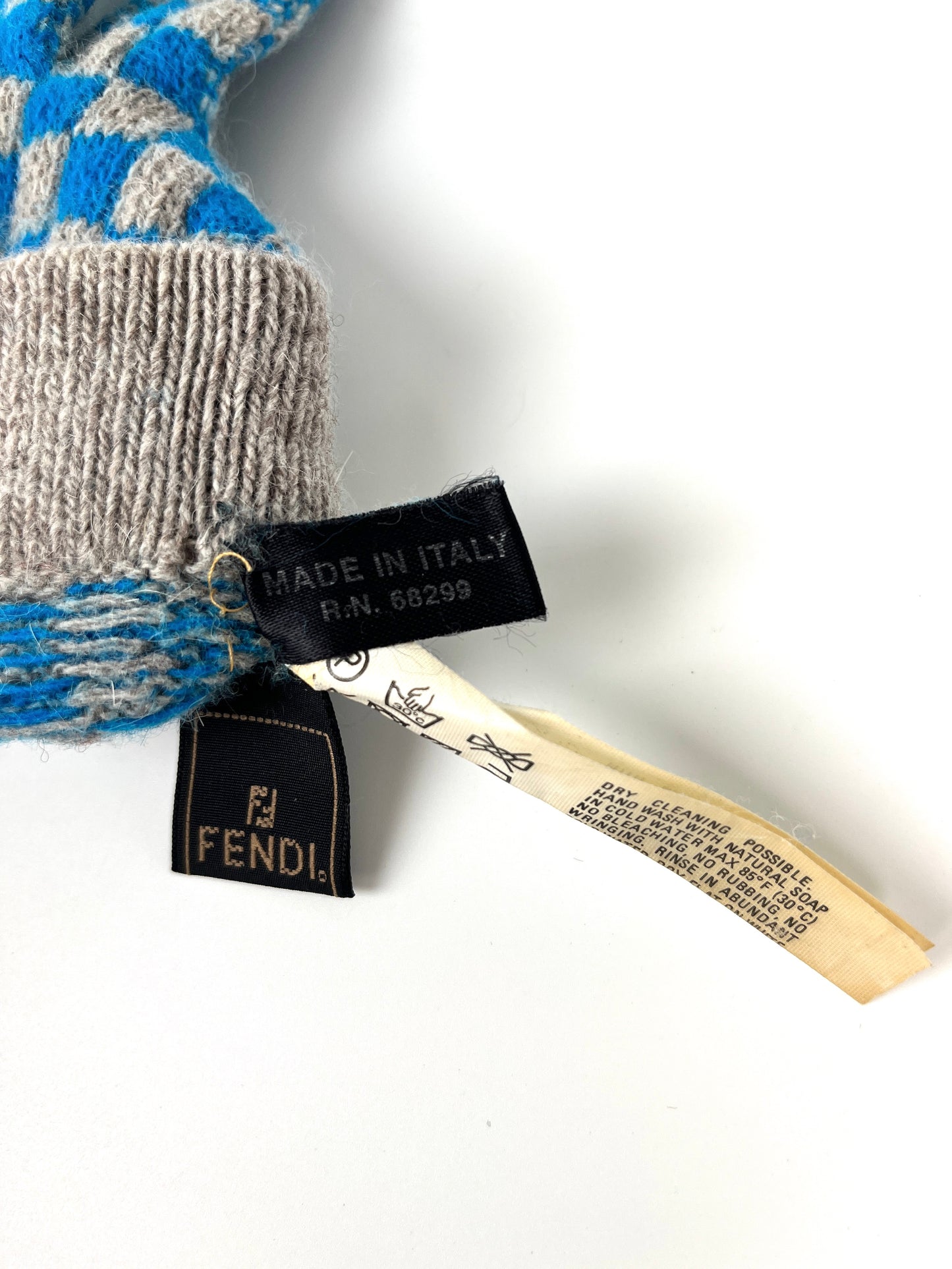 FENDI FF Logo Knit Wool Gloves Gray Blue