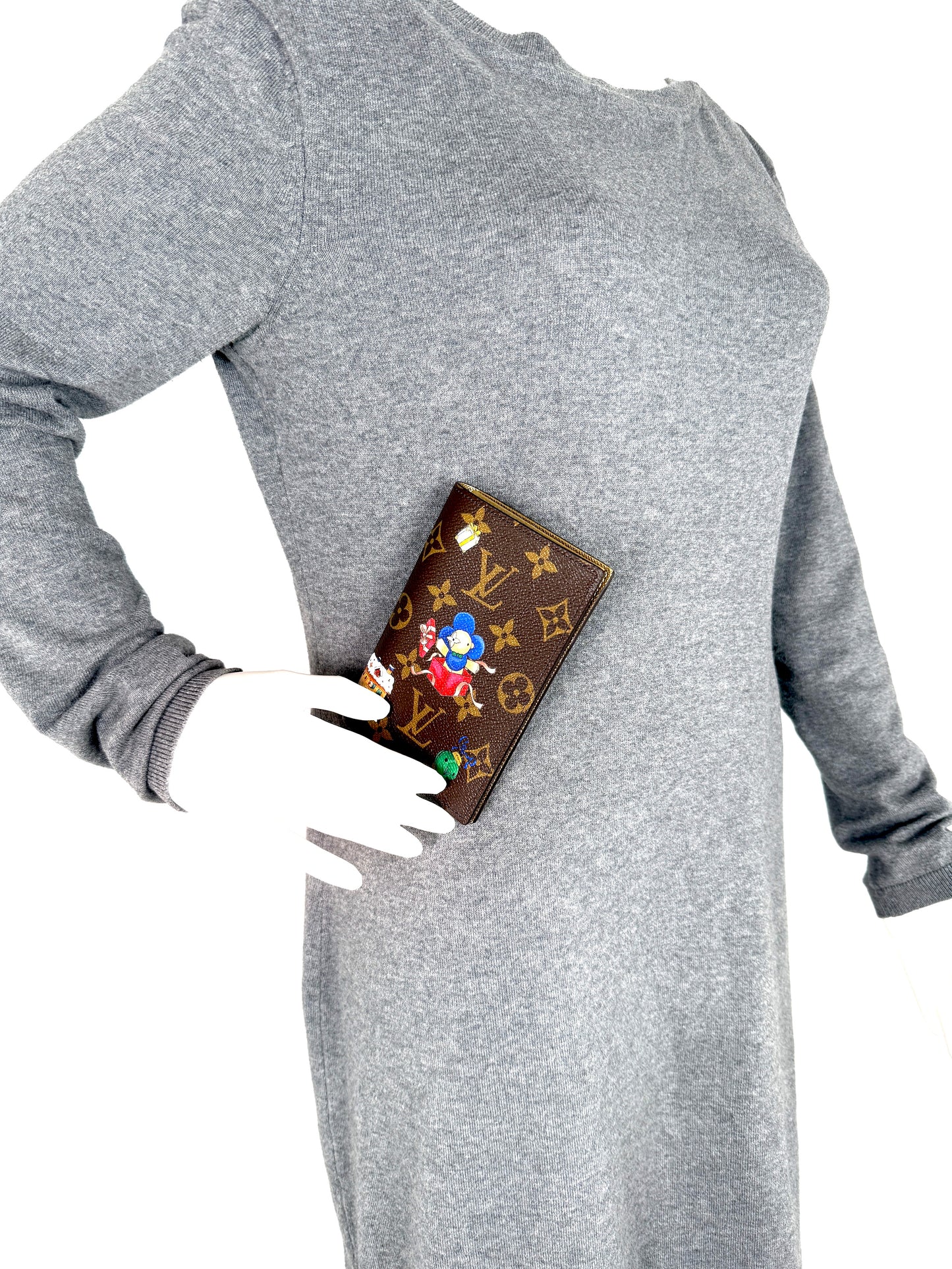 LOUIS VUITTON Passport Cover Monogram Vivienne 2025 Print