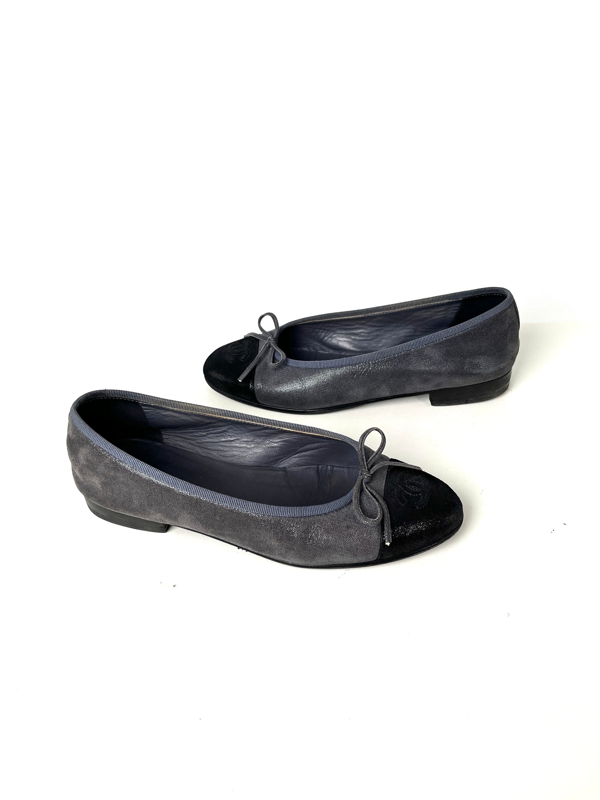 CHANEL Black Dark Gray CC Logo Ballerina Leather Flats 37, 6.5