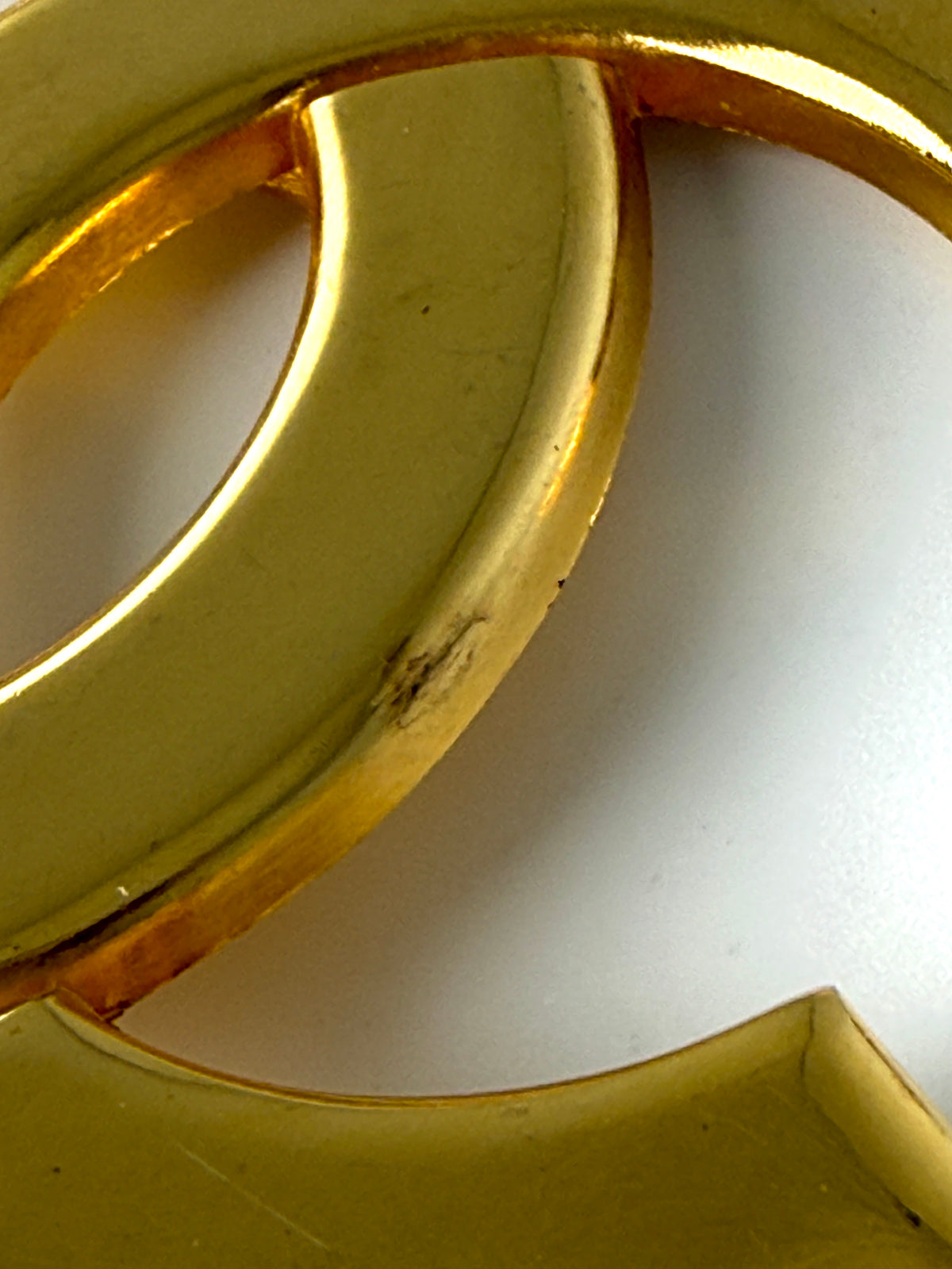 CHANEL CC Vintage Gold Plated 1971-1980 Logo Brooch Pin