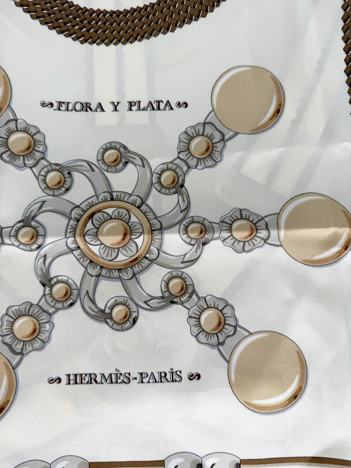HERMES Flora Y Plata Square 90 cm Cream Etoupe Khaki Silk Scarf New with tag