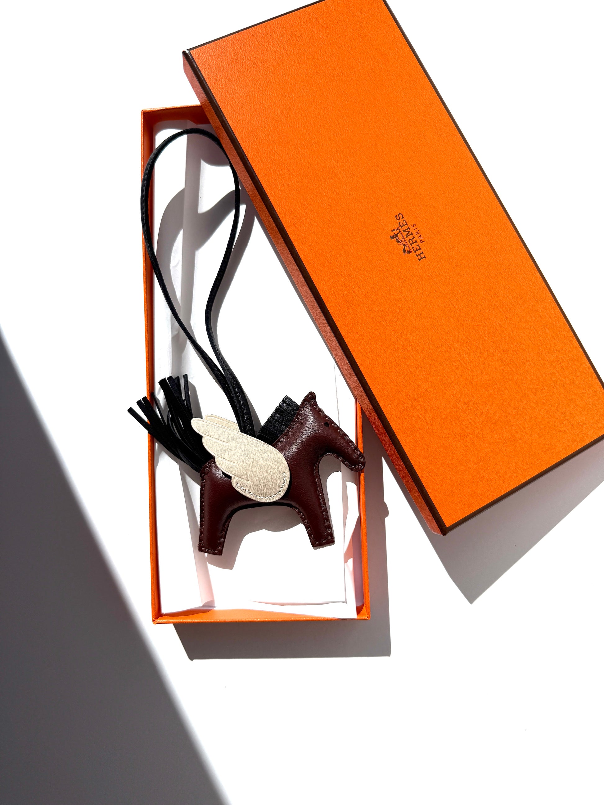 New Hermes Pegasus Rodeo Terre Noir Craie Milo Lambskin PM Bag Charm 