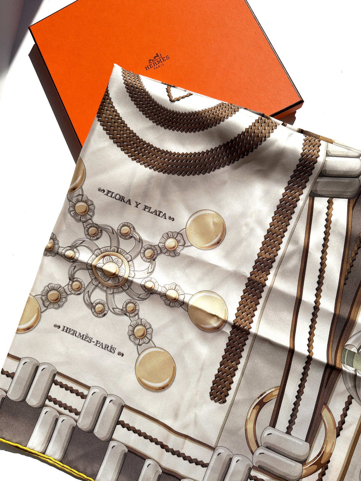 HERMES Flora Y Plata Square 90 cm Cream Etoupe Khaki Silk Scarf New with tag
