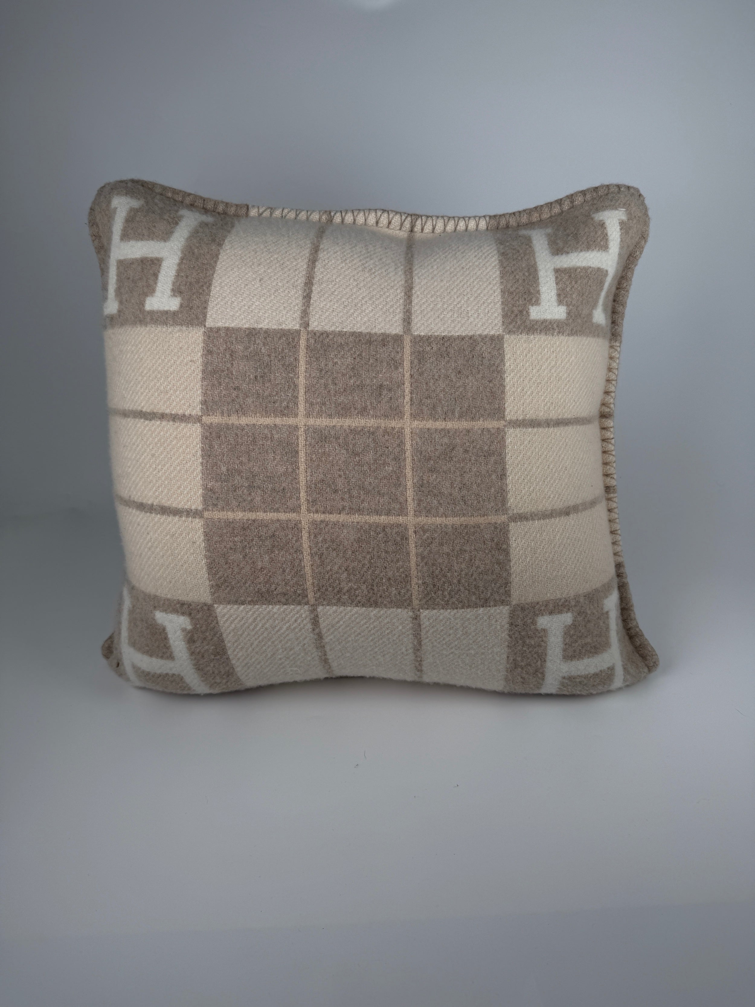 HERMES Wool Cashmere Avalon III Coco Camomille Small Square Pillow
