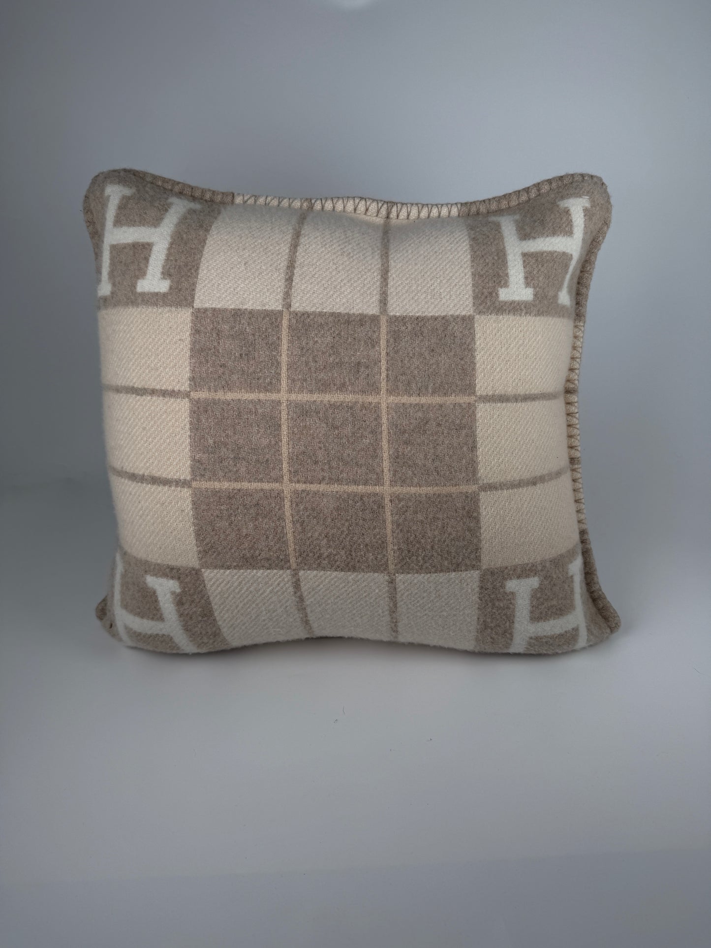 HERMES Wool Cashmere Avalon III Coco Camomille Small Square Pillow 