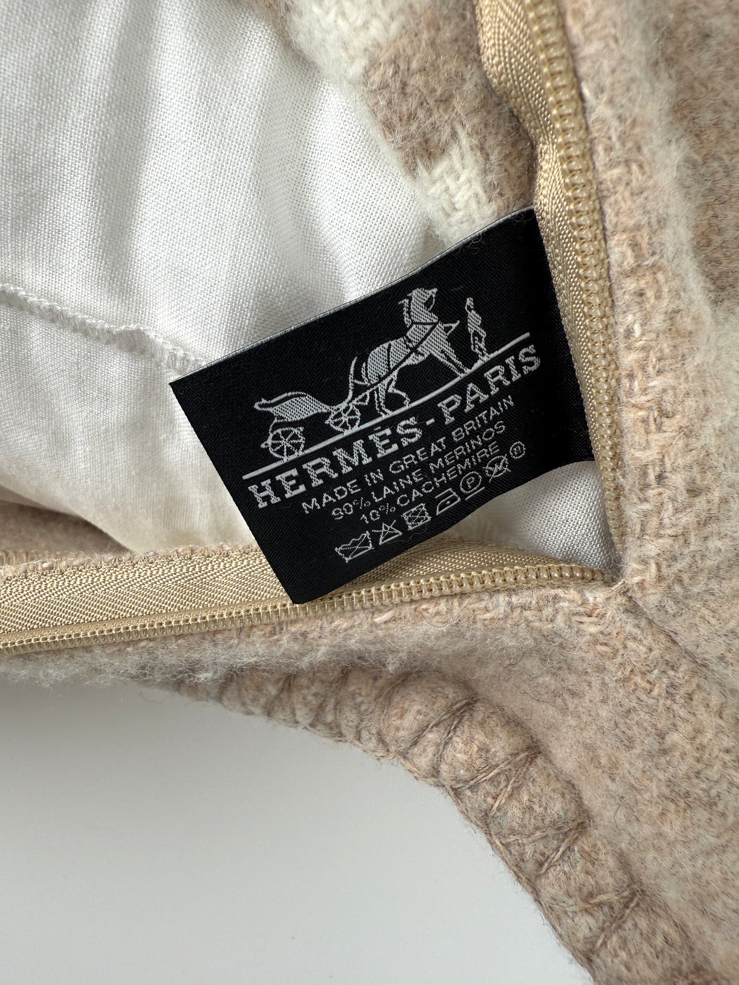 HERMES Wool Cashmere Avalon III Coco Camomille Small Square Pillow