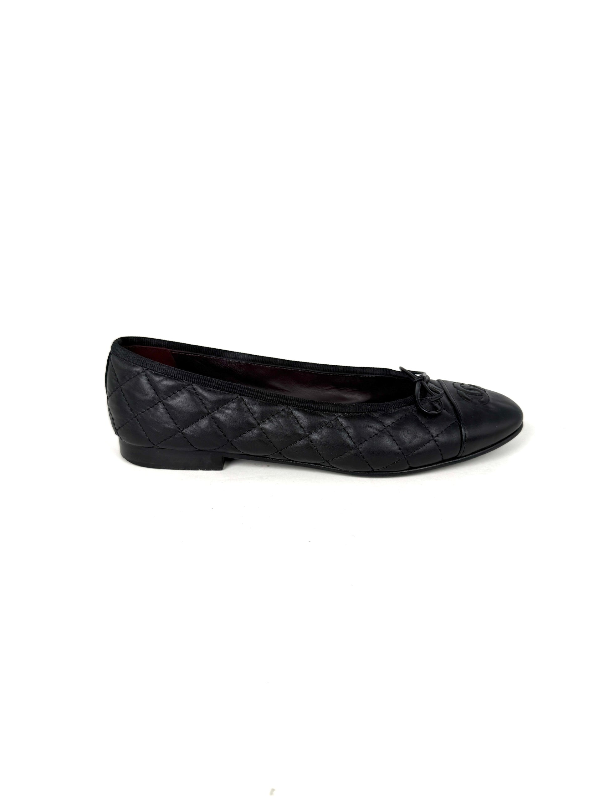 CHANEL Cap Toe Classic Black CC Logo Flats 38.5 8