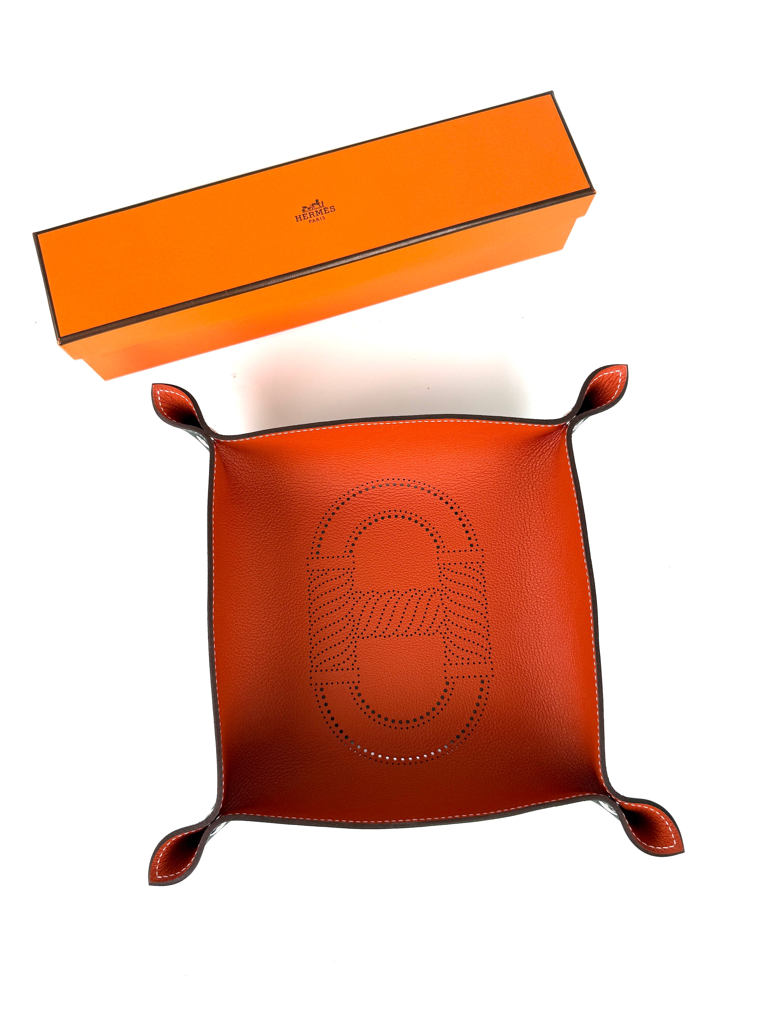 HERMES Mises et Relances Canoe H Leather Square Change Desk Tray