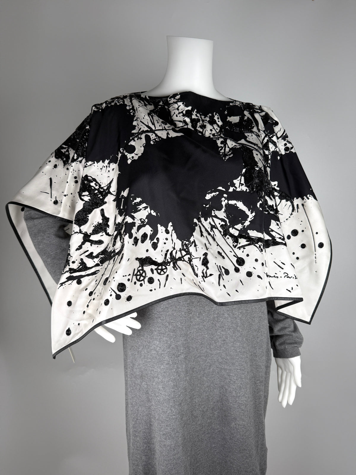 Hermes Cheval Surprise Exceptional Black White Embroidered Dossard Silk Scarf Cover 90 New