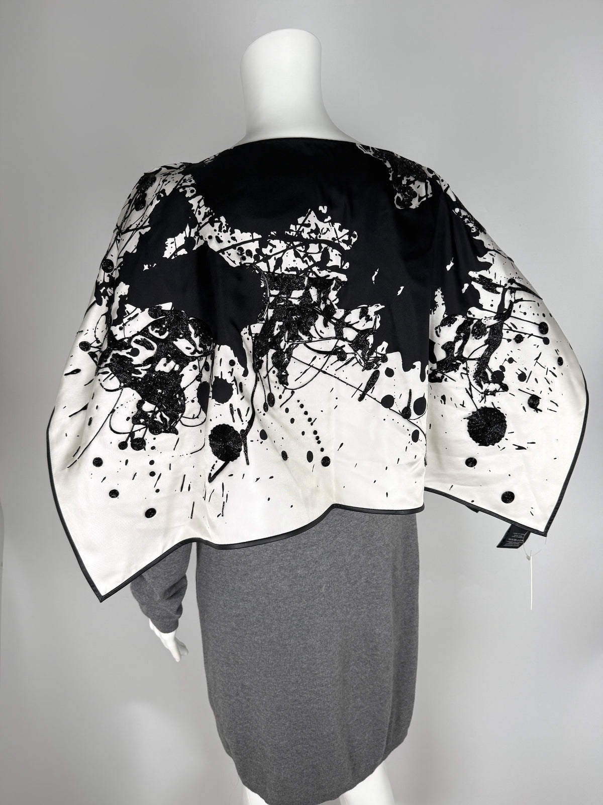 Hermes Cheval Surprise Exceptional Black White Embroidered Dossard Silk Scarf Cover 90 New