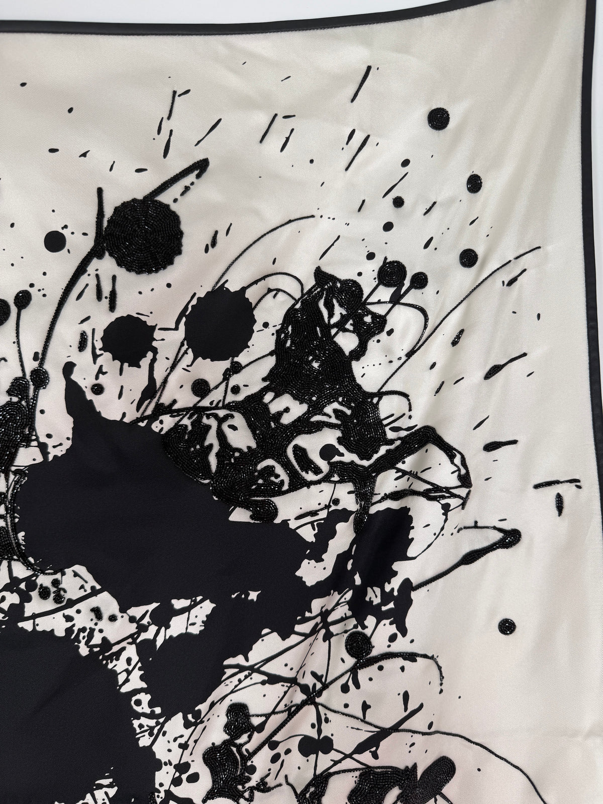 Hermes Cheval Surprise Exceptional Black White Embroidered Dossard Silk Scarf Cover 90 New