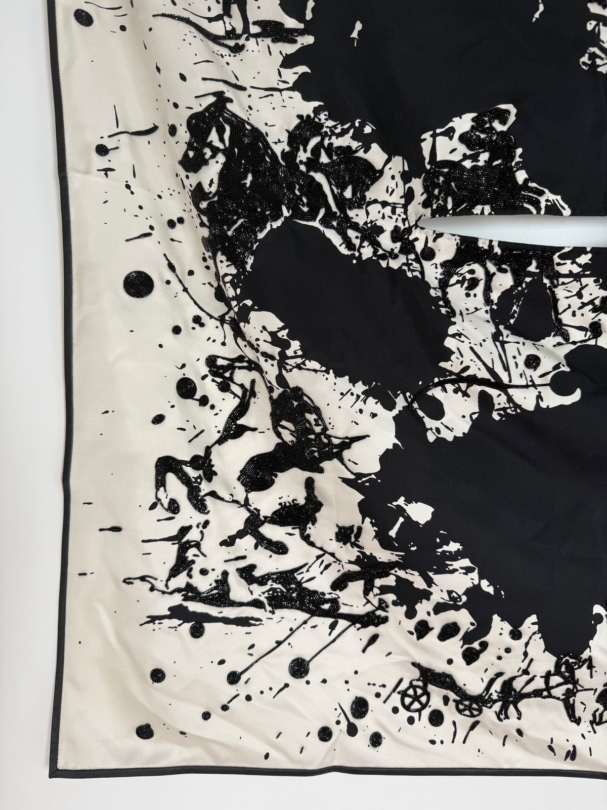 Hermes Cheval Surprise Exceptional Black White Embroidered Dossard Silk Scarf Cover 90 New