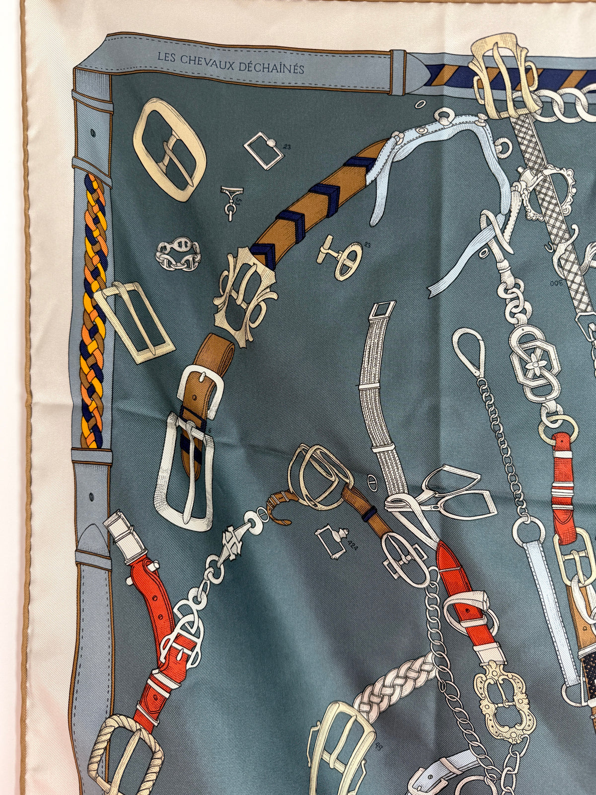 HERMES Les Chevaux Dechaines Square 90 cm Ardoise Clair Corail Gris Gray Silk Scarf
