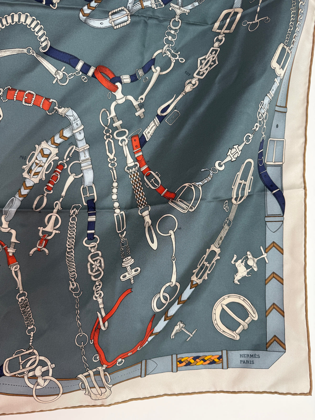 HERMES Les Chevaux Dechaines Square 90 cm Ardoise Clair Corail Gris Gray Silk Scarf