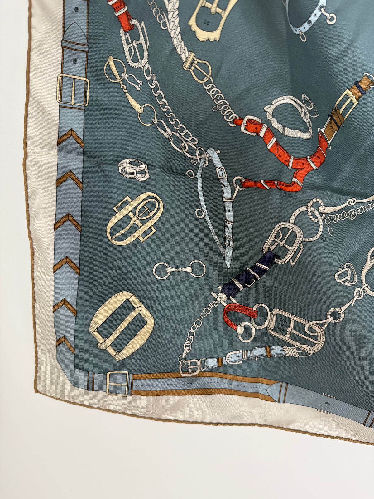 HERMES Les Chevaux Dechaines Square 90 cm Ardoise Clair Corail Gris Gray Silk Scarf