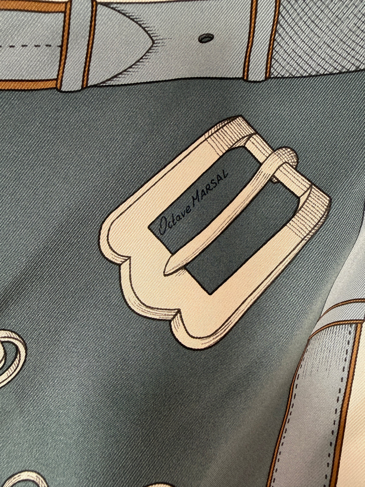 HERMES Les Chevaux Dechaines Square 90 cm Ardoise Clair Corail Gris Gray Silk Scarf