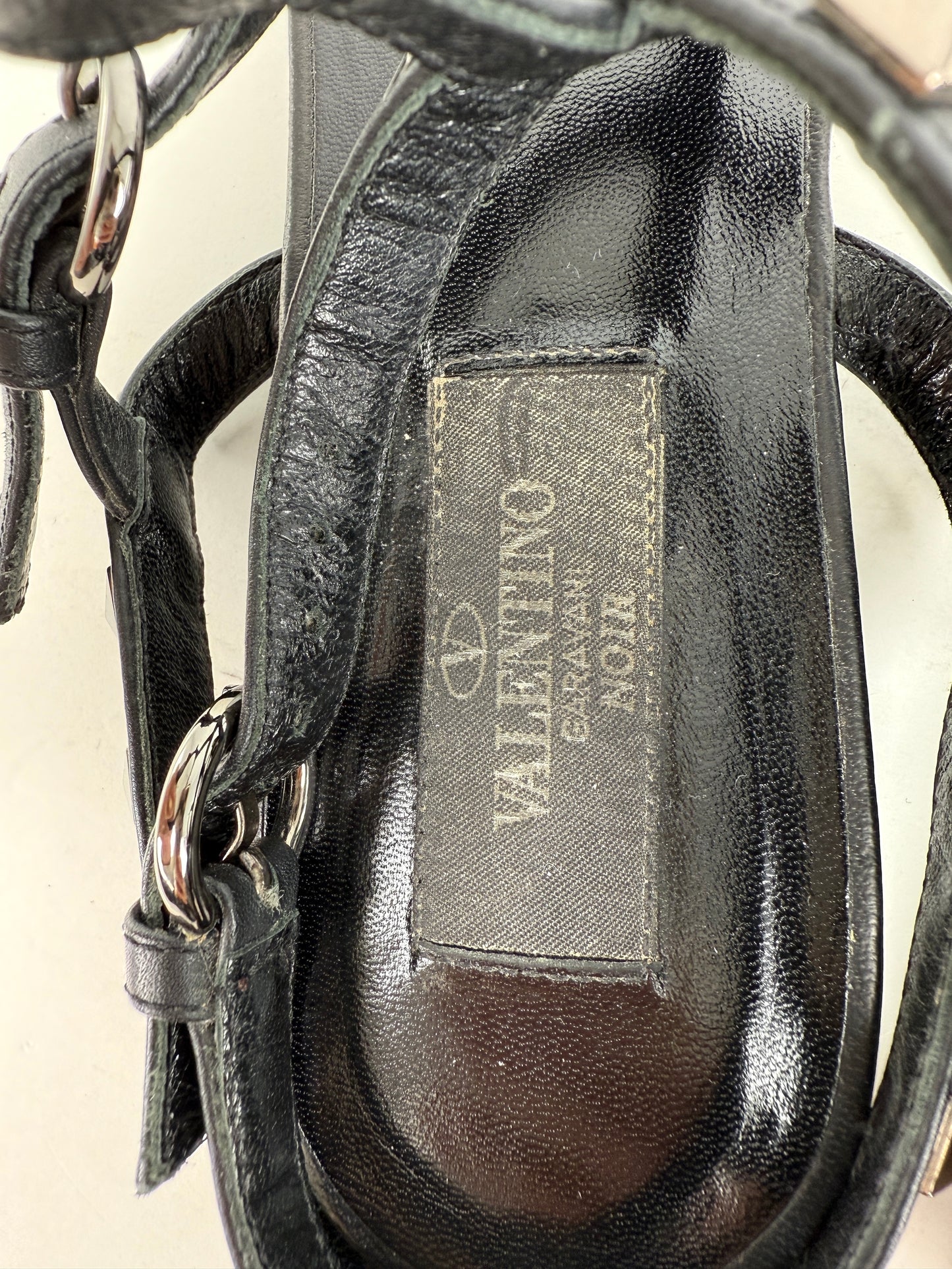 Valentino So Black Noir Rockstud Leather T Strap Sandals 38, 8