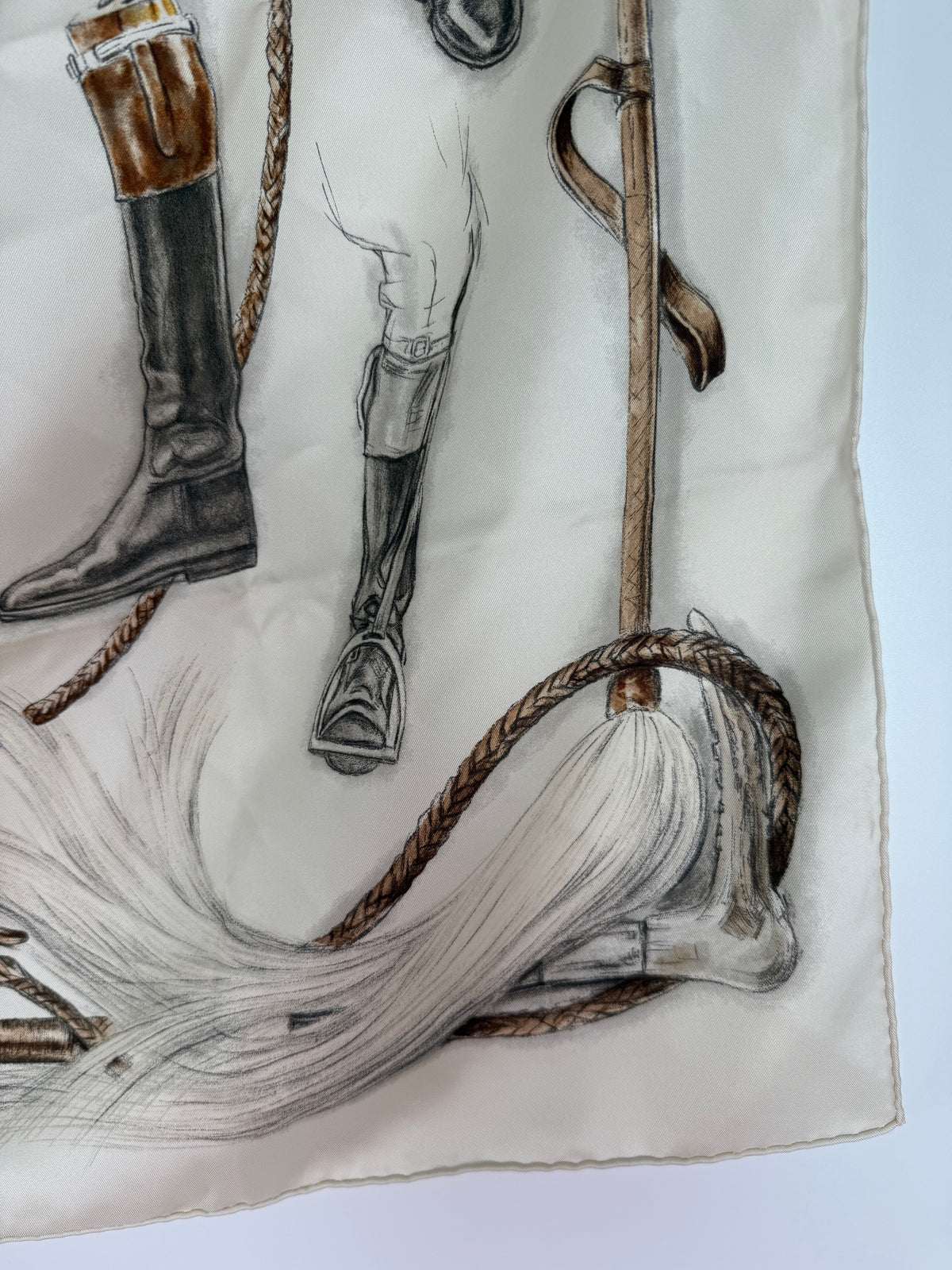 HERMES A Propos de Bottes Forever Square 90 cm Parchemin Anthracite Corail Silk Scarf