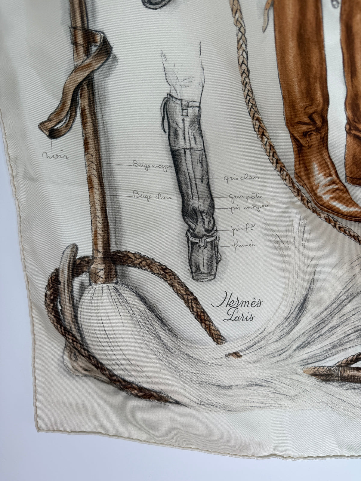 HERMES A Propos de Bottes Forever Square 90 cm Parchemin Anthracite Corail Silk Scarf