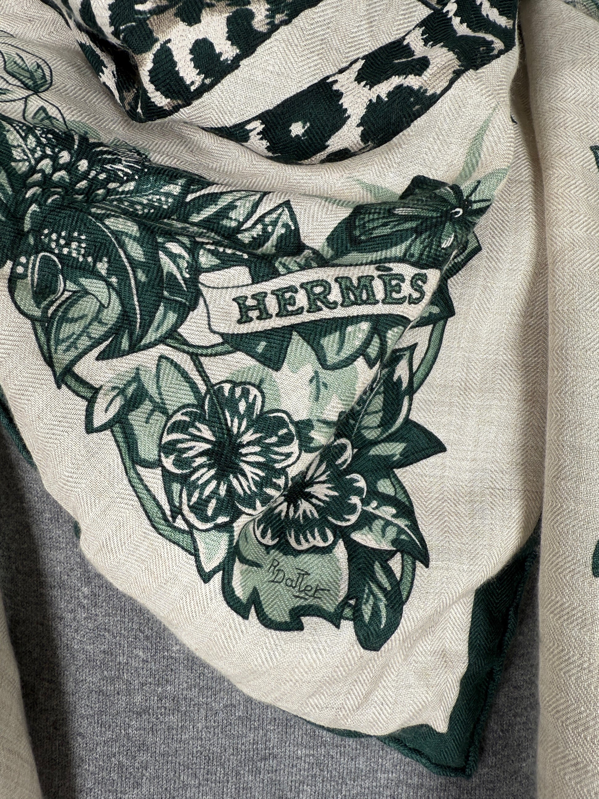 HERMES Jungle Love Jaguar Giant Triangle Green Natural Cashmere Silk Scarf New with tag