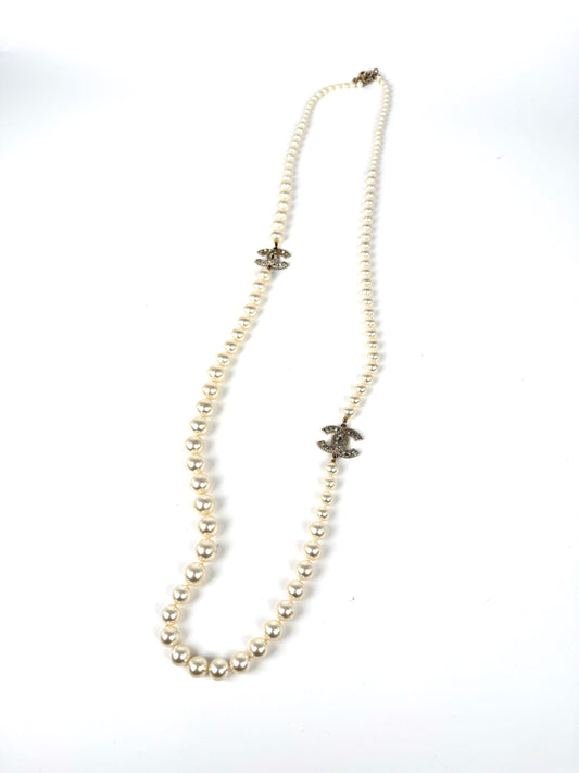 CHANEL Faux Pearl Graduated Long CC 2014 Strass Station Necklace 