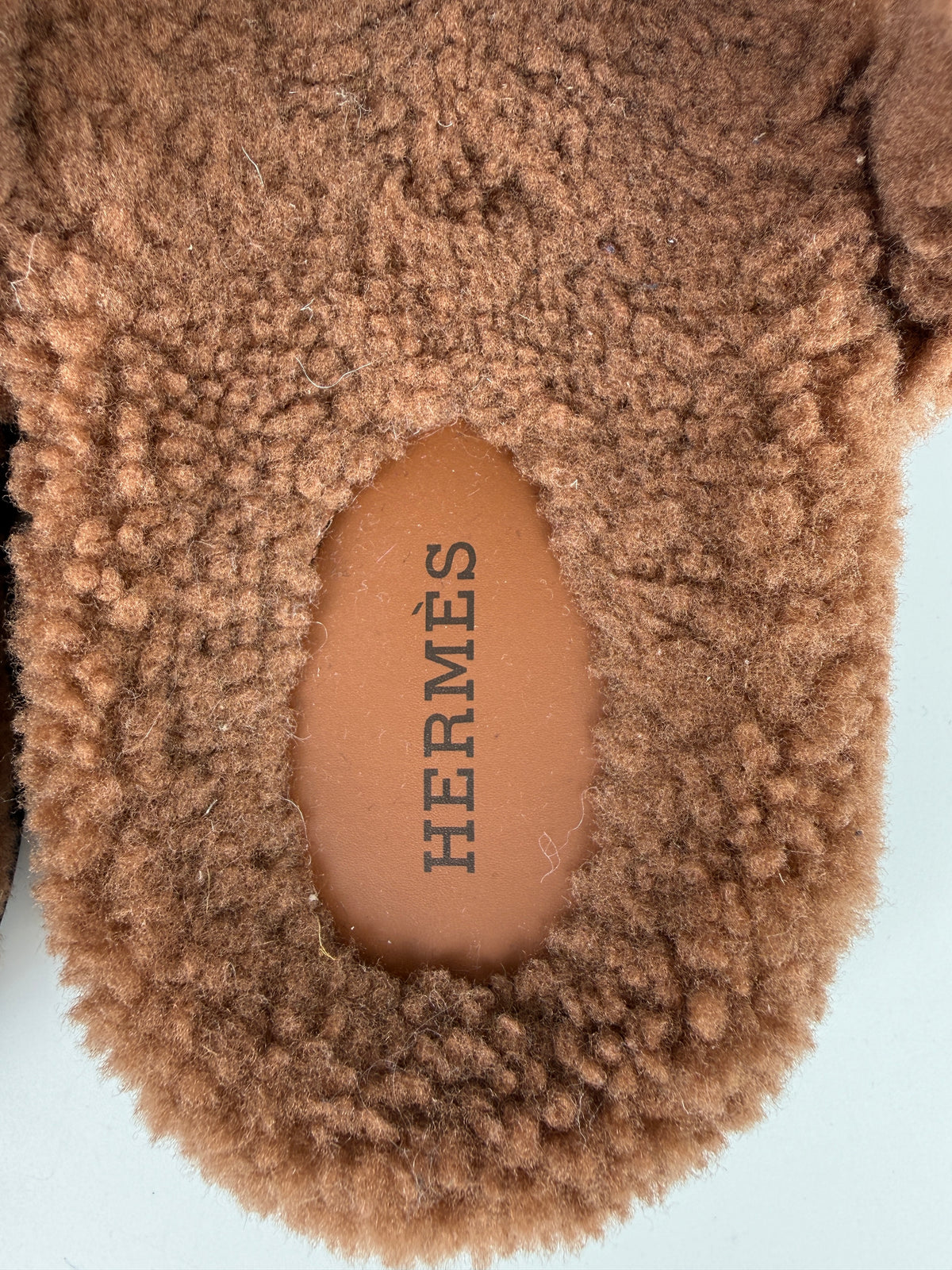 HERMES Chypre Gold Suede Goatskin Leather Shearling 2026 Slide Sandals 39 8.5 New
