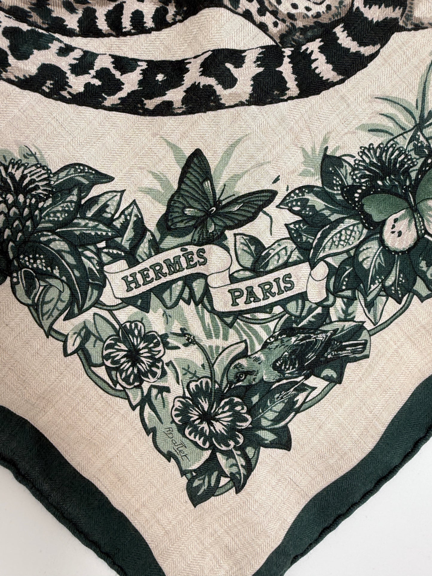 HERMES Jungle Love Jaguar Giant Triangle Green Natural Cashmere Silk Scarf New with tag