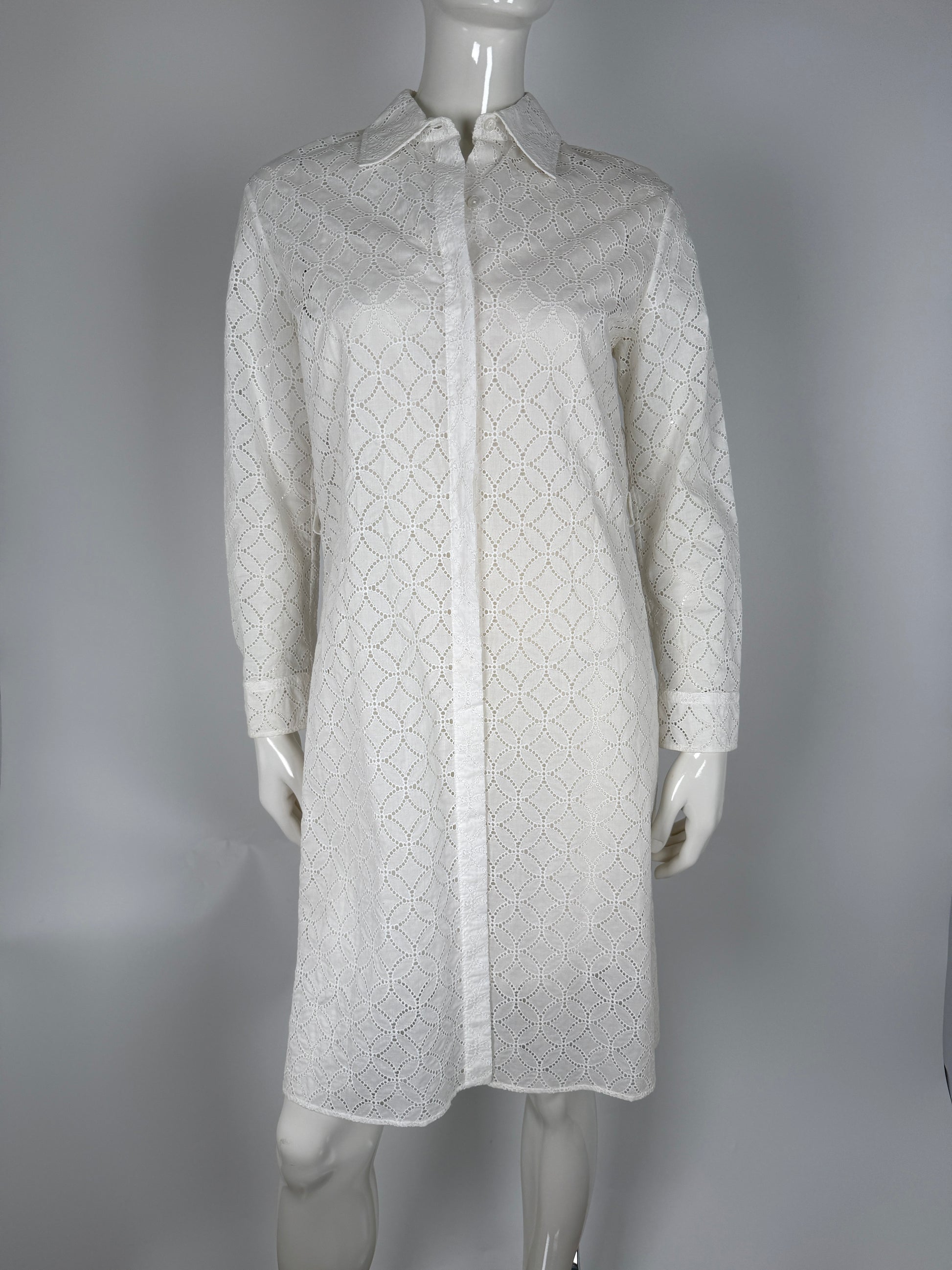 LOUIS VUITTON White Eyelet Long Sleeve Collared Shirt Belted Knee Leng – Fashion Reloved LOUIS VUITTON White Eyelet Long Sleeve Collared Shirt Belted Knee Leng – Fashion Reloved