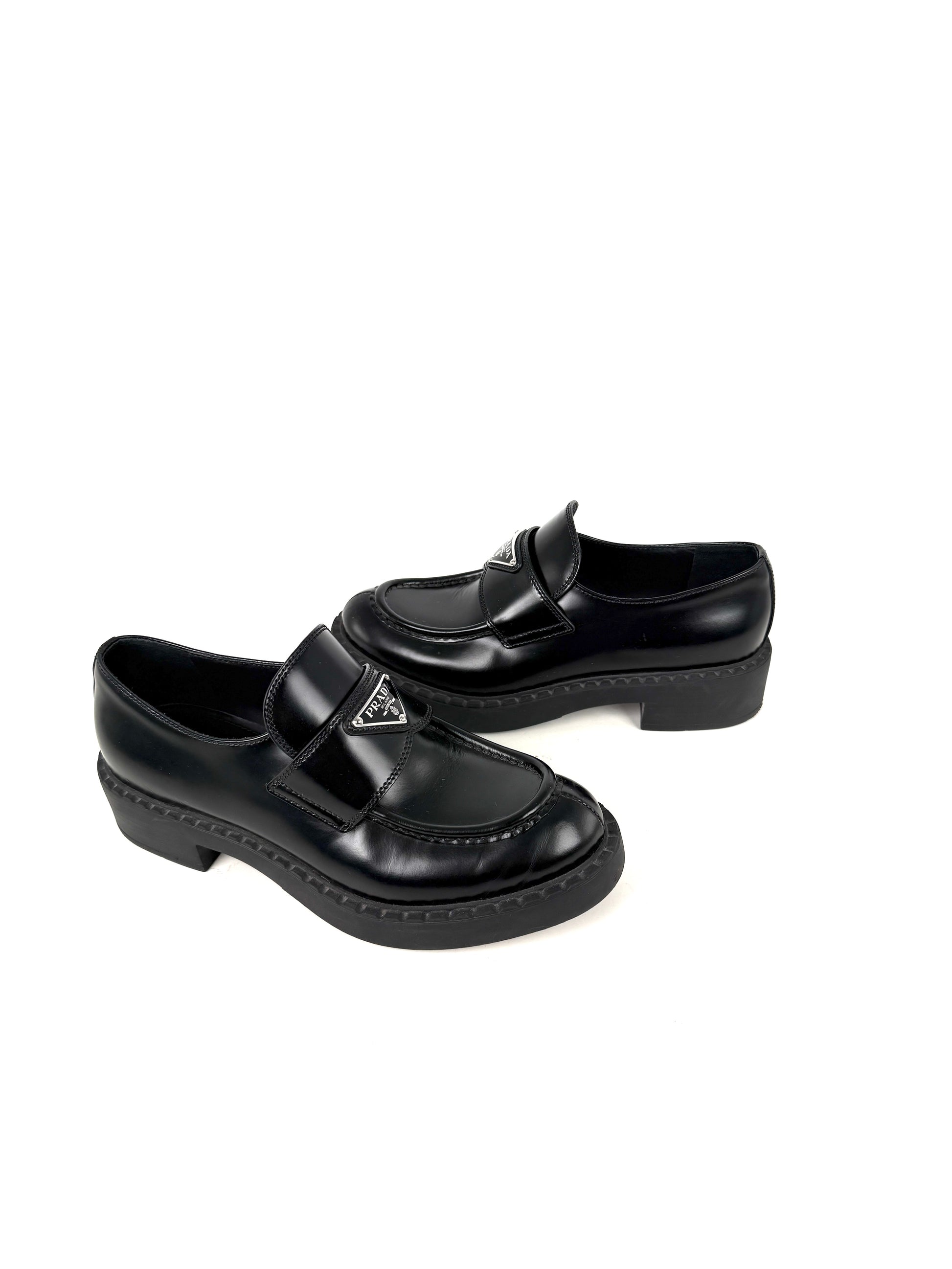 PRADA Metal Enameled Triangle Leather Platform Loafers Black Shoes 38, Fashion Reloved PRADA Metal Enameled Triangle Leather Platform Loafers Black Shoes 38, Fashion Reloved