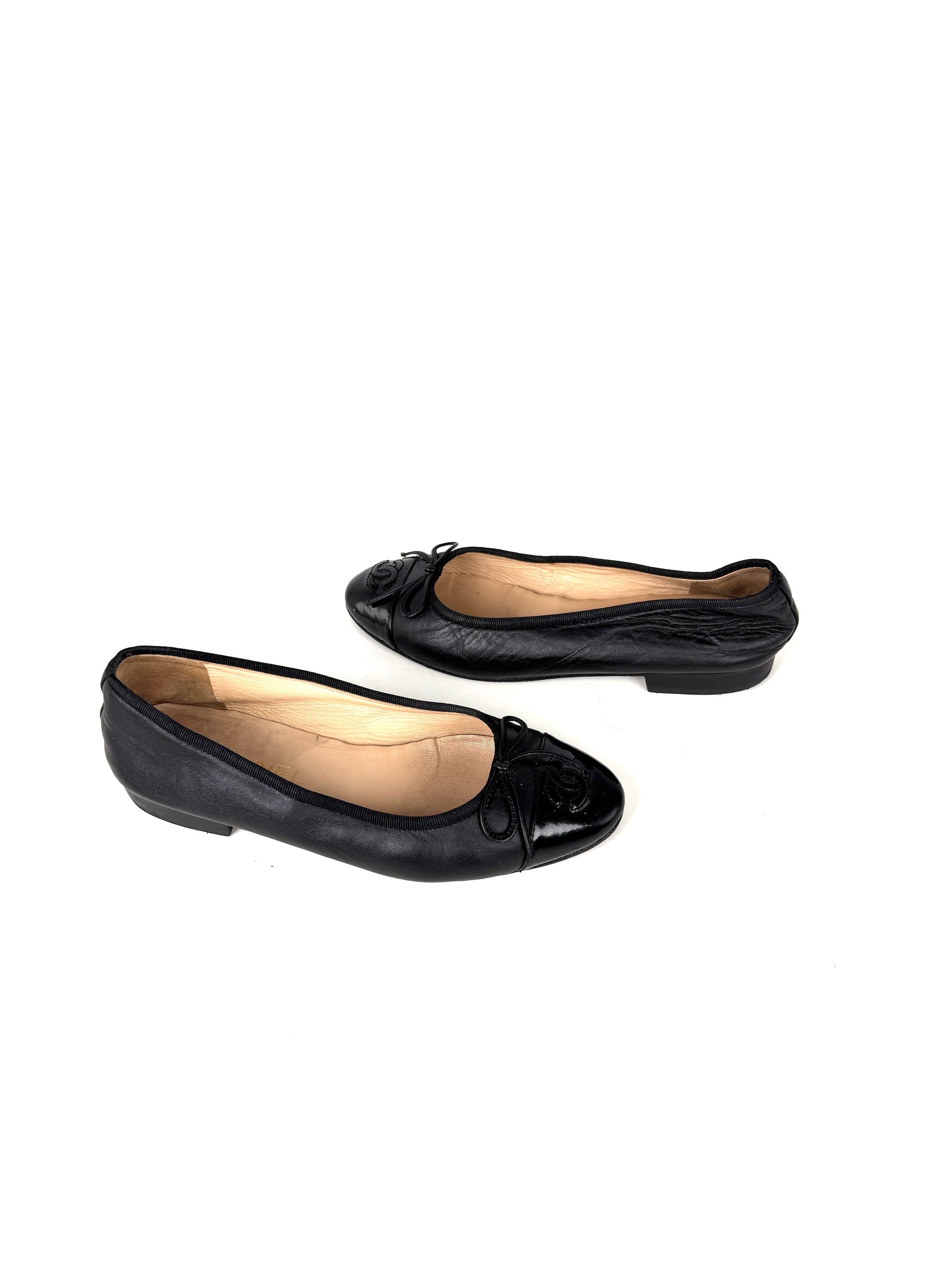 CHANEL Black Cap toe Classic CC Logo Leather Flats 37 6.5