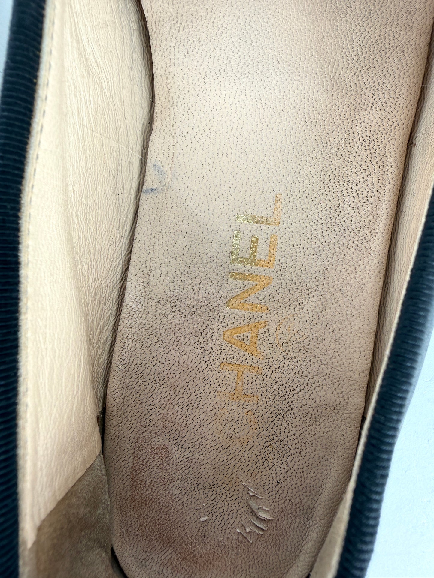 CHANEL Black Cap toe Classic CC Logo Leather Flats 37 6.5