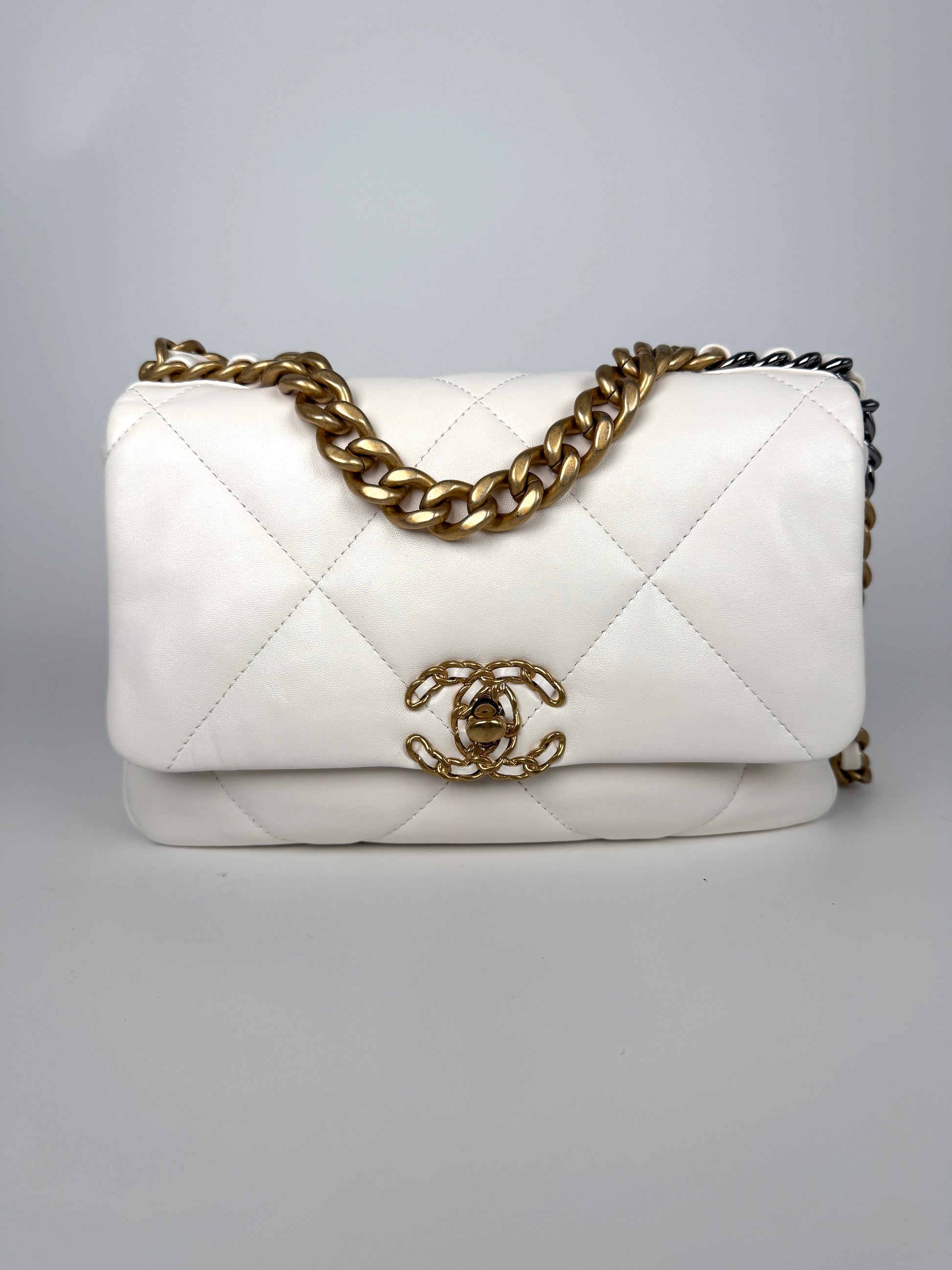 CHANEL 19 2021 Medium White Lambskin Gold Hardware Flap Bag