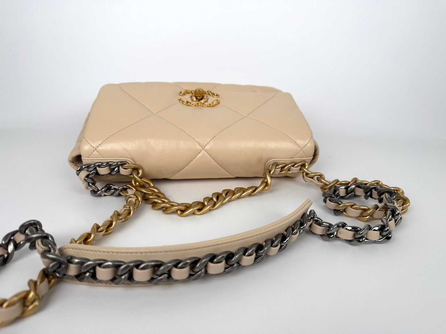 CHANEL 19 2020 Medium Beige Goatskin Gold Hardware Flap Bag